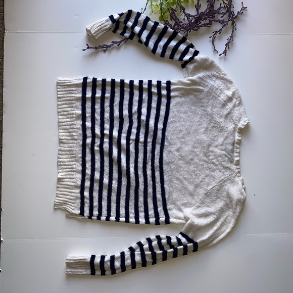 Sweater - Picture 4 of 5